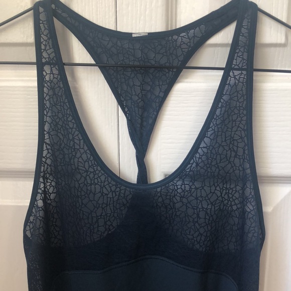 Lululemon Twist and Train Tank - Picture 8 of 9
